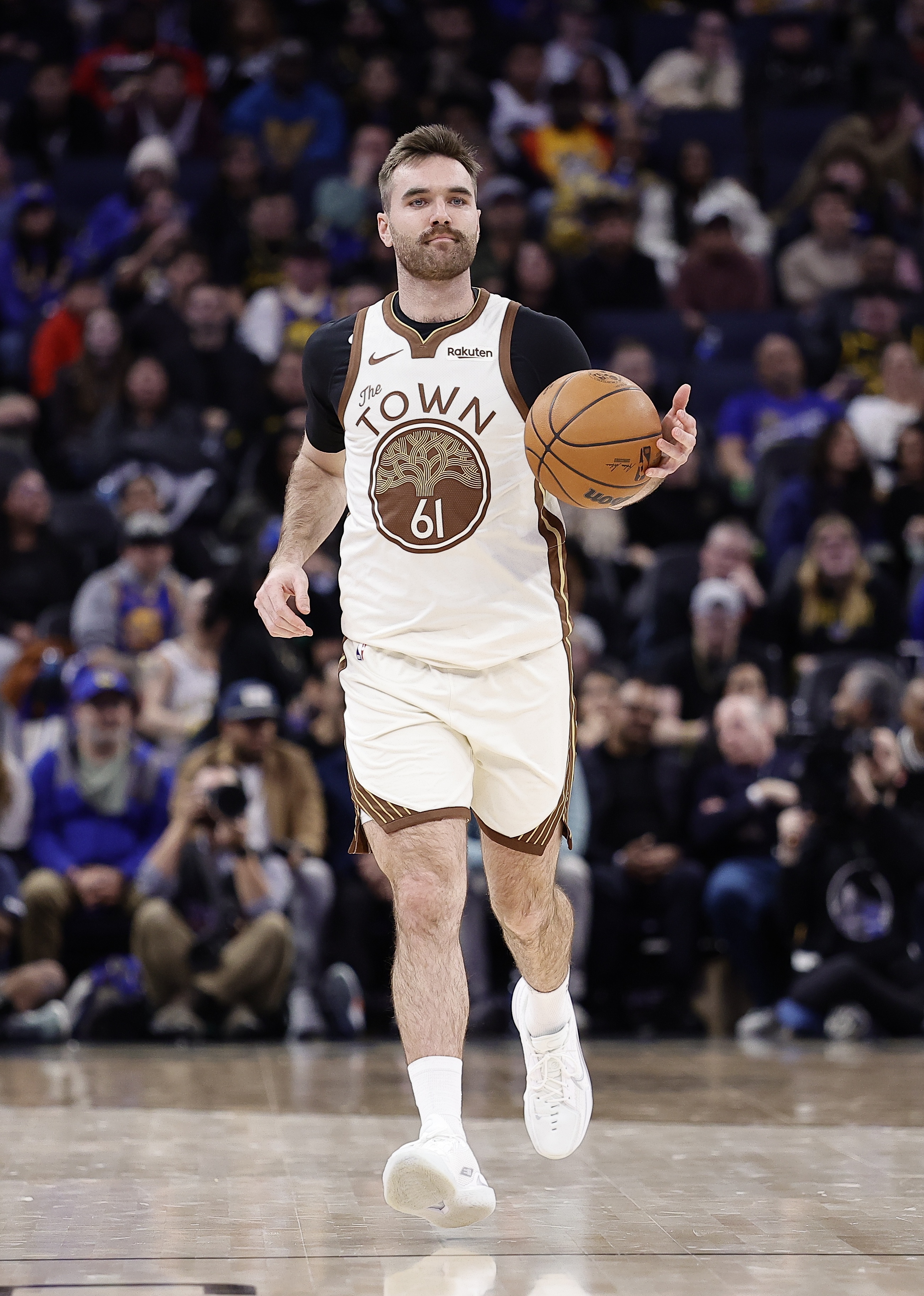 开云登录入口地址-库里过去11场缺席期间 斯潘塞3场得分全队最高 梅尔顿&amp;穆迪2次